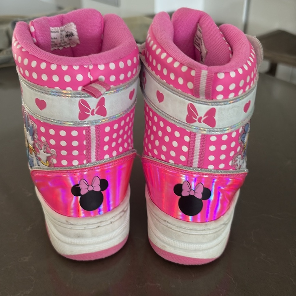 Toddler girl snow boots with Minnie and daisy - Picture 4 of 4